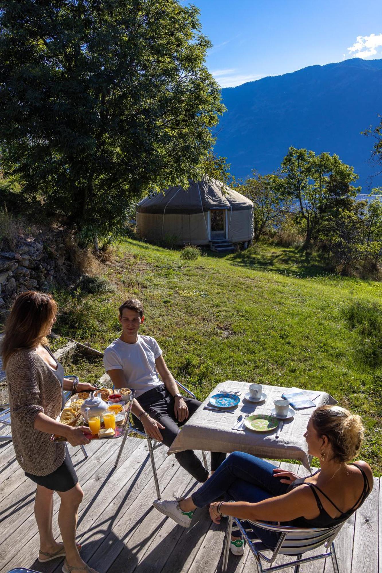 La Ferme de Beauté Bed and Breakfast Chateauroux-les-Alpes Exterior foto