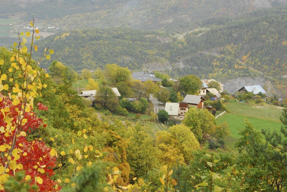 La Ferme de Beauté Bed and Breakfast Chateauroux-les-Alpes Exterior foto